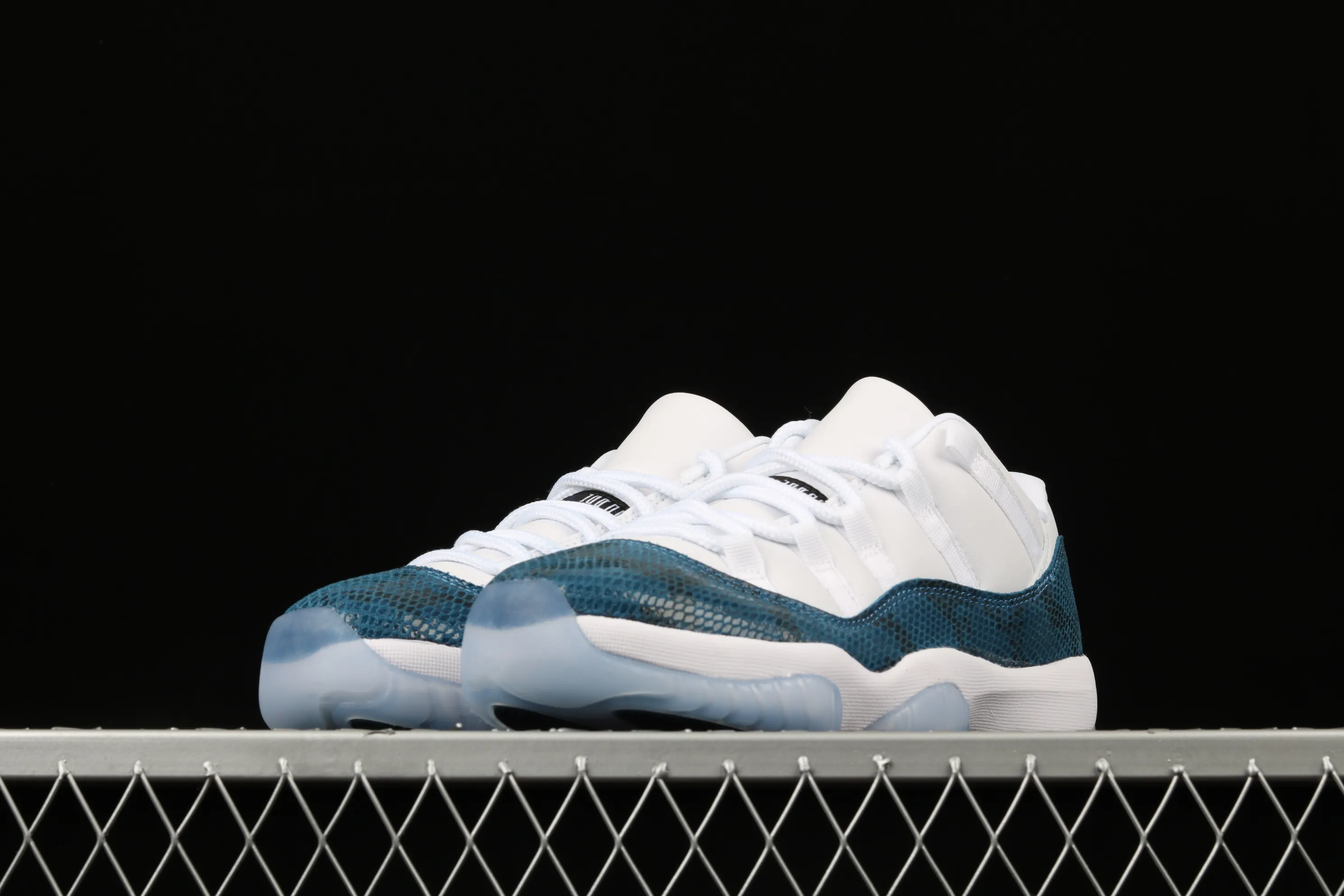 All categories Air Jordan Jordan series basketball shoes Air Jordan 11 Air Jordan 11 Retro Low "Navy Blue Snakeskin" AJ11 Blue Snake Joe 11 low-top basketball shoes CD6846-102